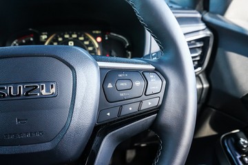 https://vehicle-cdn.autoleague.cloud/4052_51038417_17.jpg