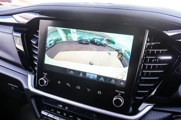 https://vehicle-cdn.autoleague.cloud/4052_51038417_19.jpg