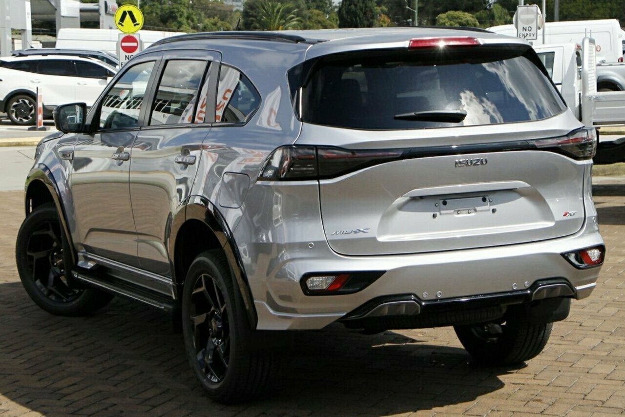 Isuzu Mu-x image 3