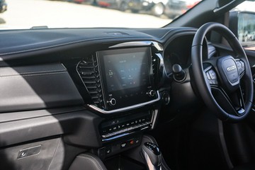 https://vehicle-cdn.autoleague.cloud/4052_51039619_12.jpg