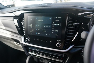 https://vehicle-cdn.autoleague.cloud/4052_51039619_15.jpg