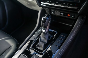https://vehicle-cdn.autoleague.cloud/4052_51039619_18.jpg