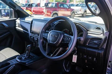 https://vehicle-cdn.autoleague.cloud/4052_60008124_11.jpg