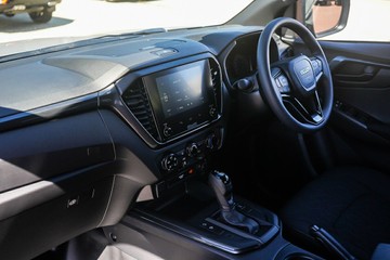 https://vehicle-cdn.autoleague.cloud/4052_60008124_13.jpg