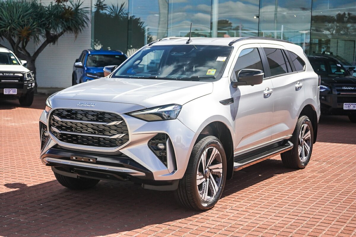 Isuzu Mu-x image 1