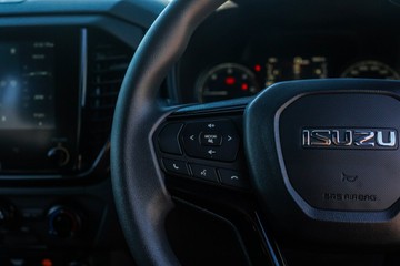 https://vehicle-cdn.autoleague.cloud/4052_60069444_15.jpg