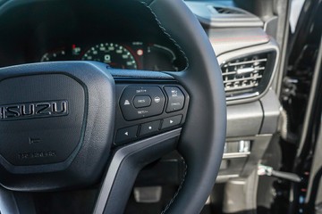 https://vehicle-cdn.autoleague.cloud/4052_60071297_17.jpg