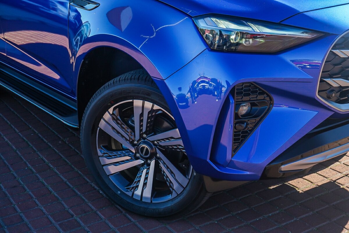 Isuzu Mu-x image 2