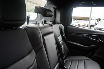https://vehicle-cdn.autoleague.cloud/4052_60140438_17.jpg