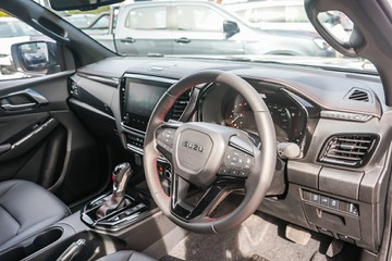 https://vehicle-cdn.autoleague.cloud/4052_60252624_12.jpg