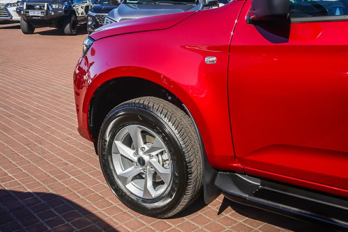 Isuzu Mu-x image 4