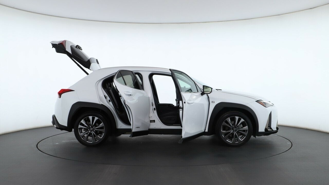 Lexus Ux image 2