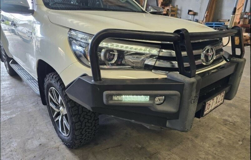 Toyota Hilux image 1