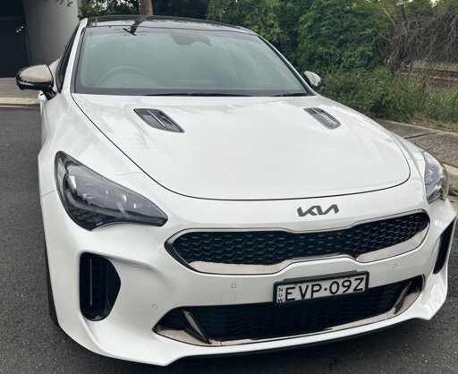 Kia Stinger image 2