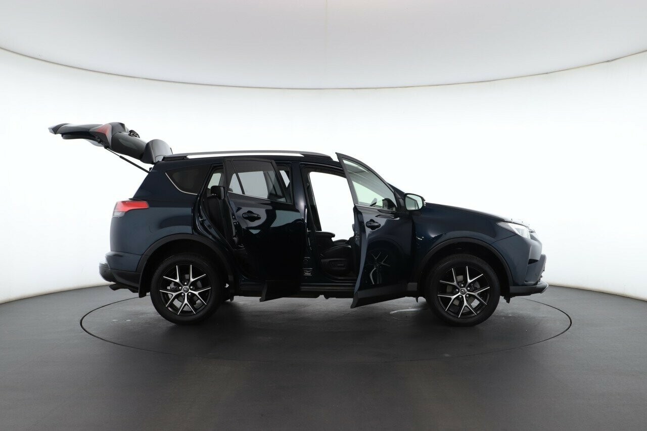 Toyota Rav4 image 3