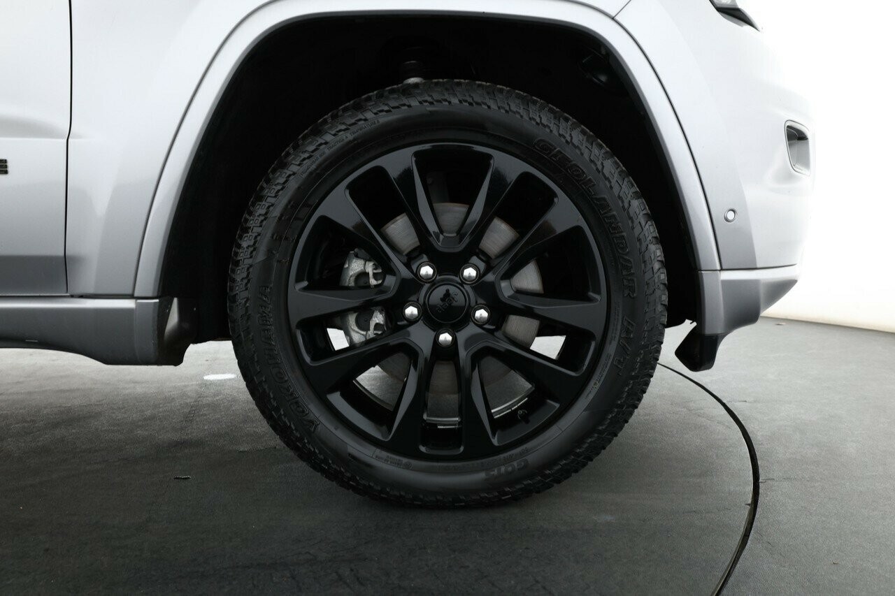 Jeep Grand Cherokee image 3