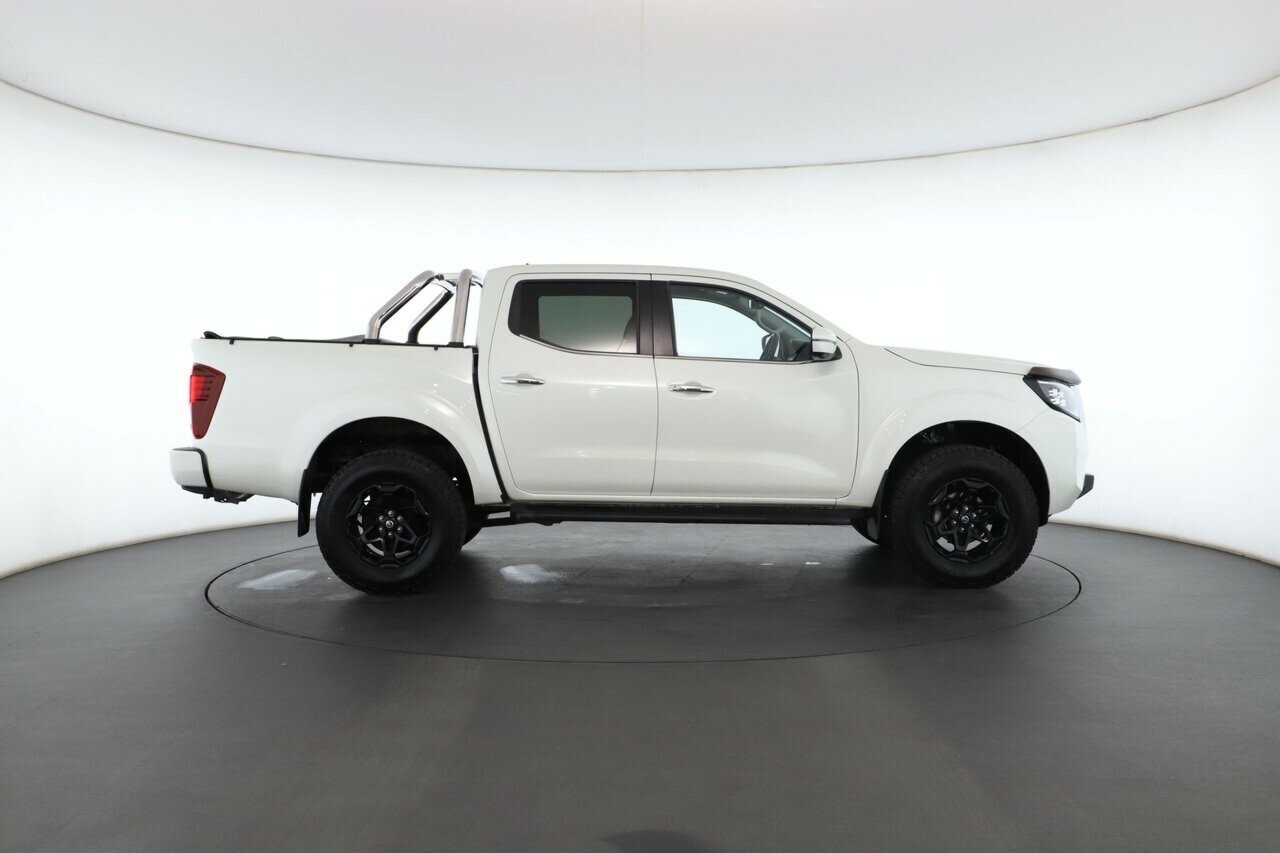 Nissan Navara image 2