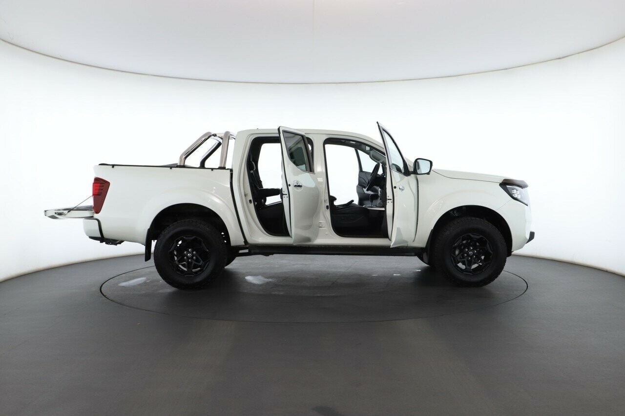 Nissan Navara image 3