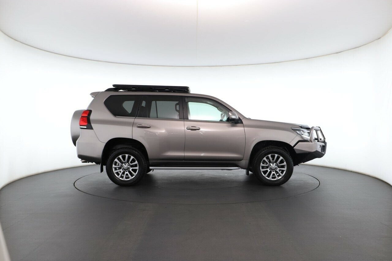 Toyota Landcruiser Prado image 2