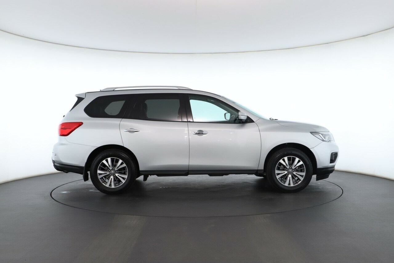 Nissan Pathfinder image 3