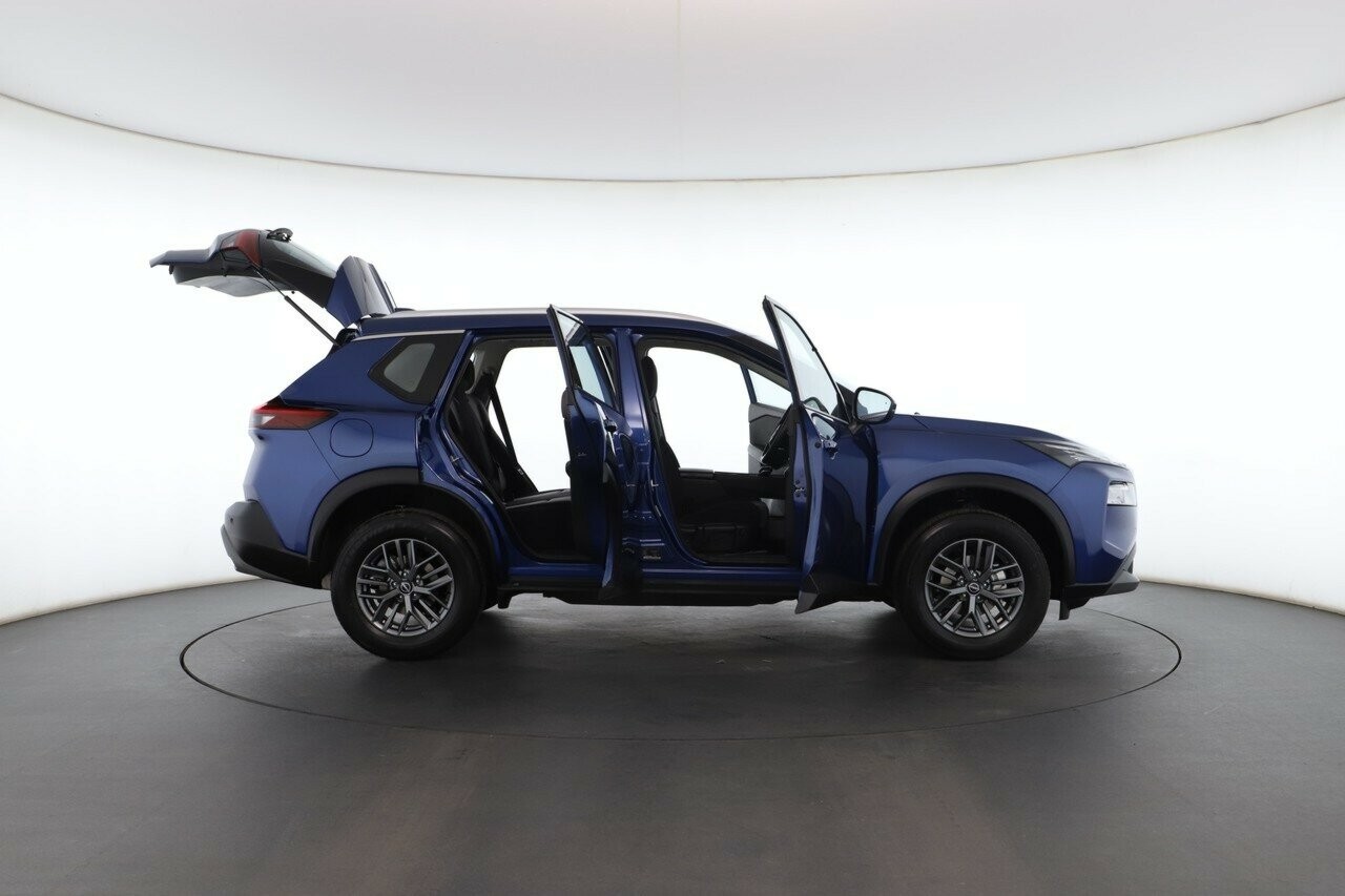 Nissan X-trail image 2