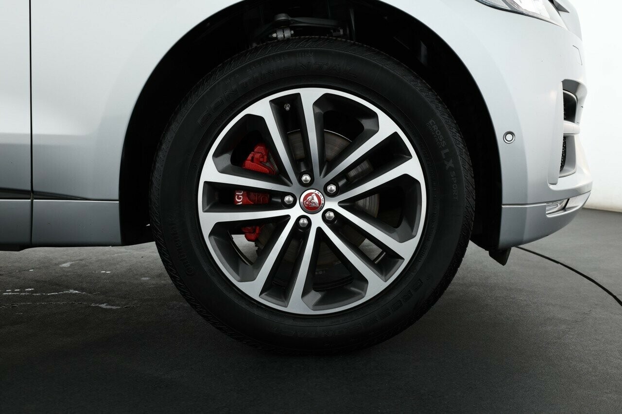 Jaguar F-pace image 4
