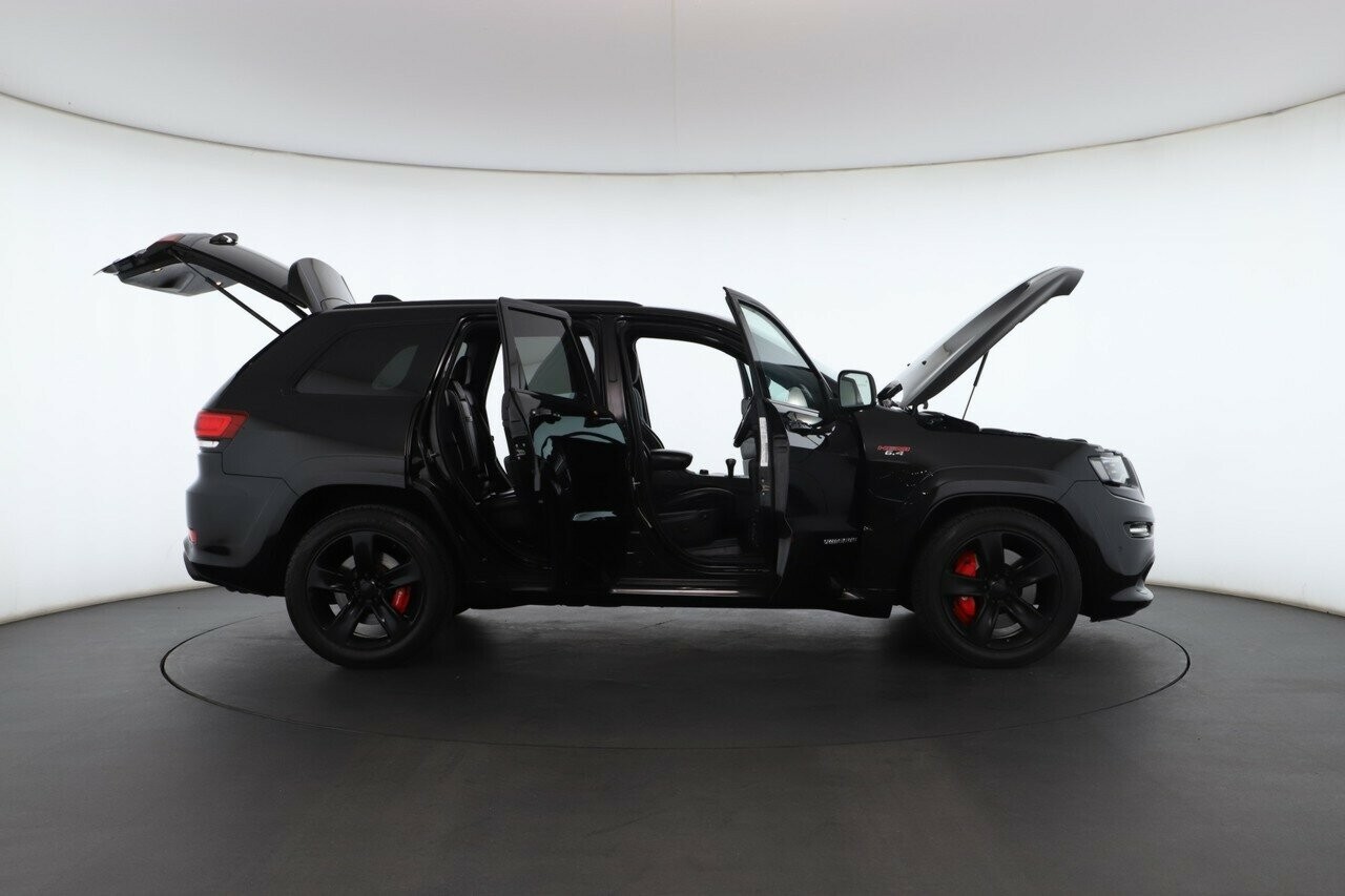 Jeep Grand Cherokee image 2