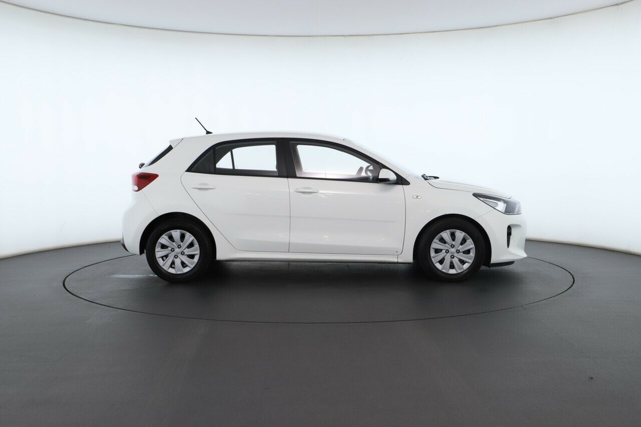 Kia Rio image 3