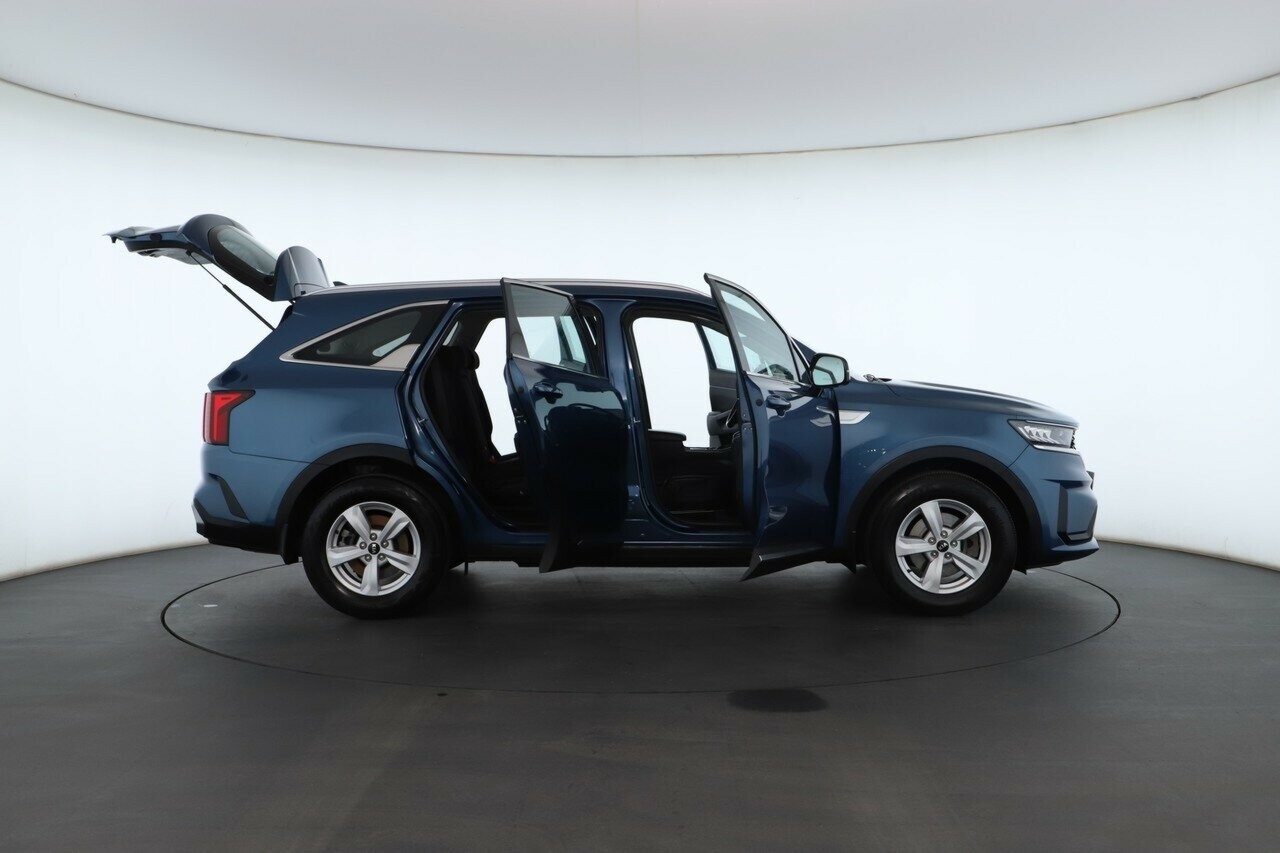 Kia Sorento image 2