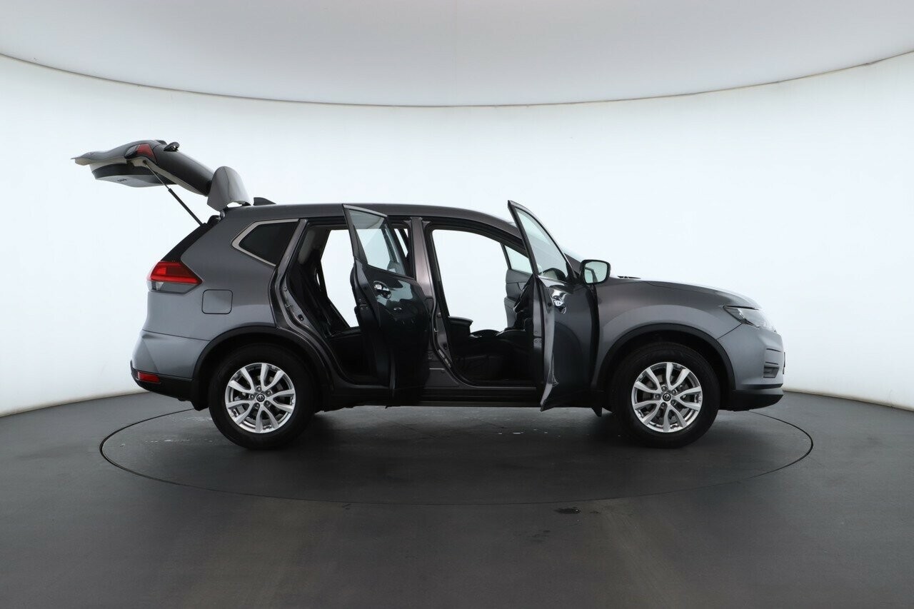 Nissan X-trail image 2