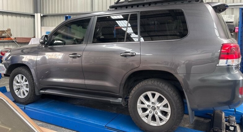 Toyota Landcruiser image 2