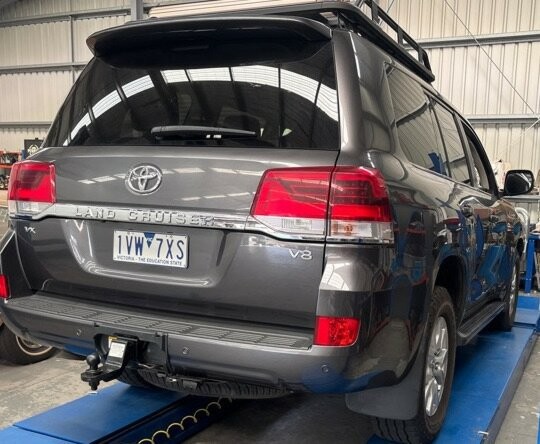 Toyota Landcruiser image 3