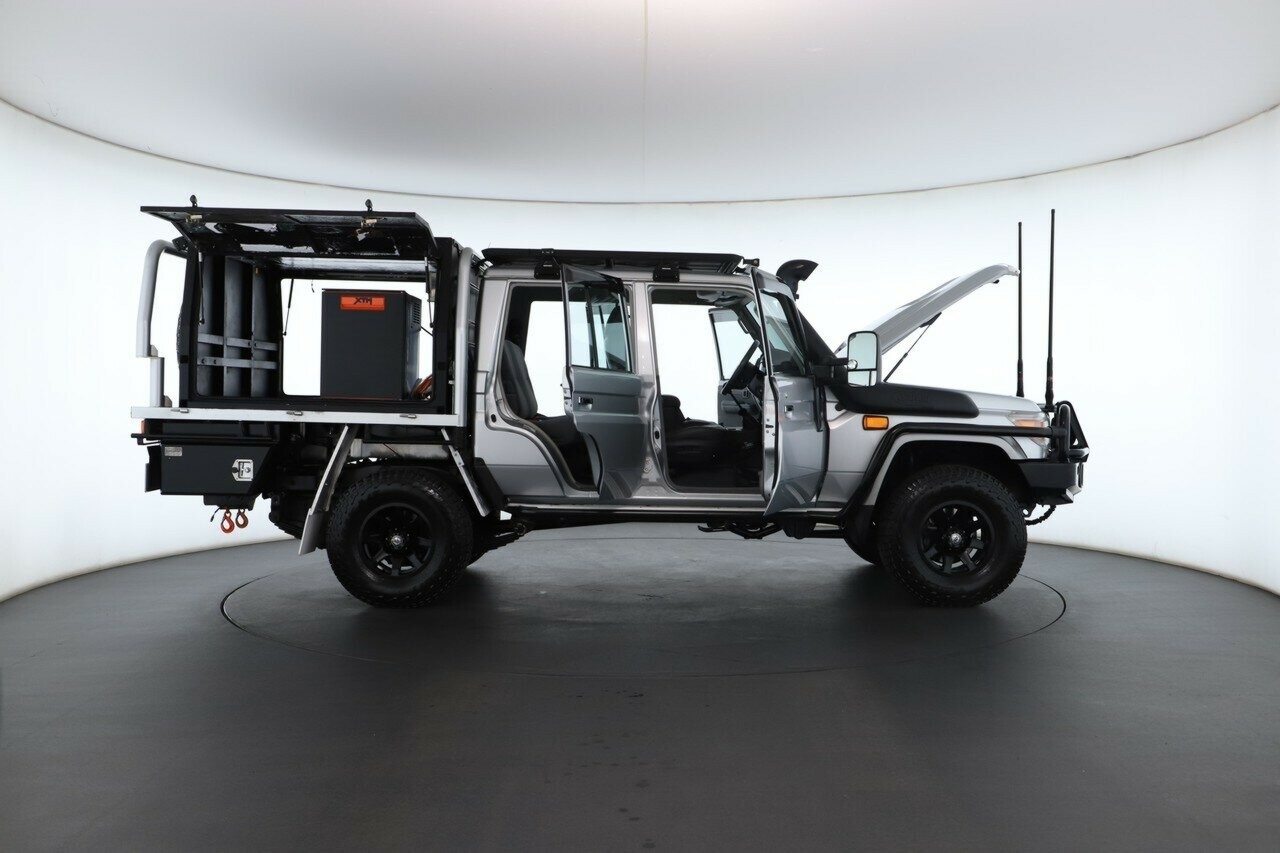 Toyota Landcruiser image 3
