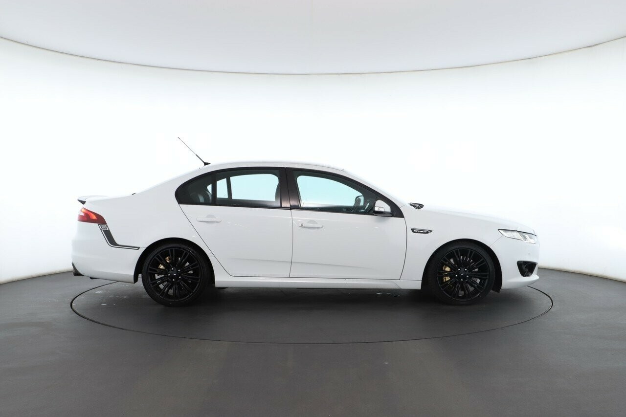 Ford Falcon image 2