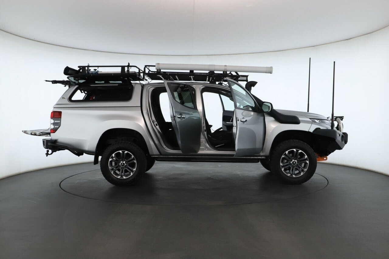 Mitsubishi Triton image 3
