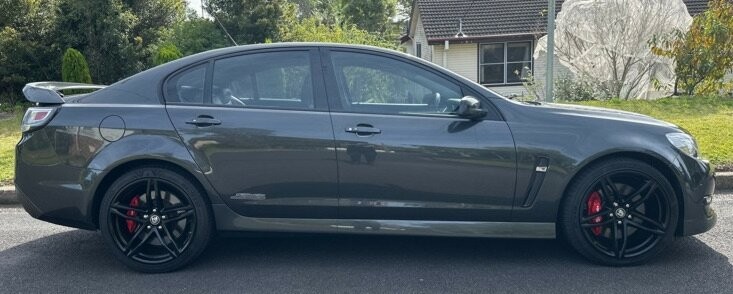 Holden Commodore image 2