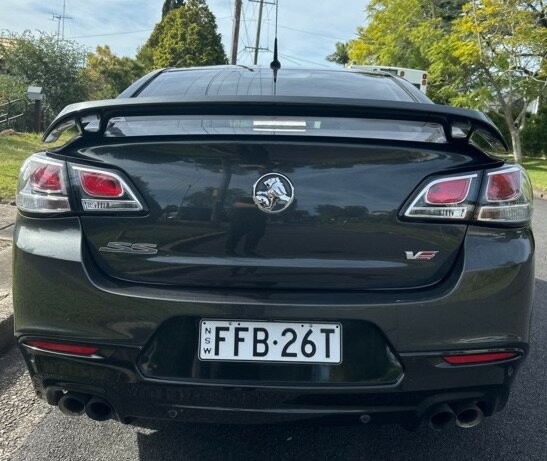 Holden Commodore image 3