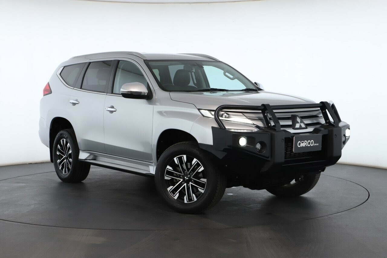 Mitsubishi Pajero Sport image 1