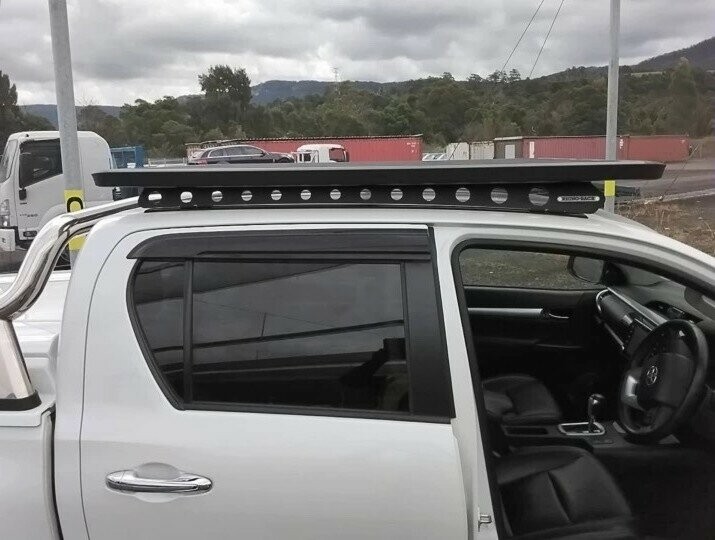 Toyota Hilux image 4