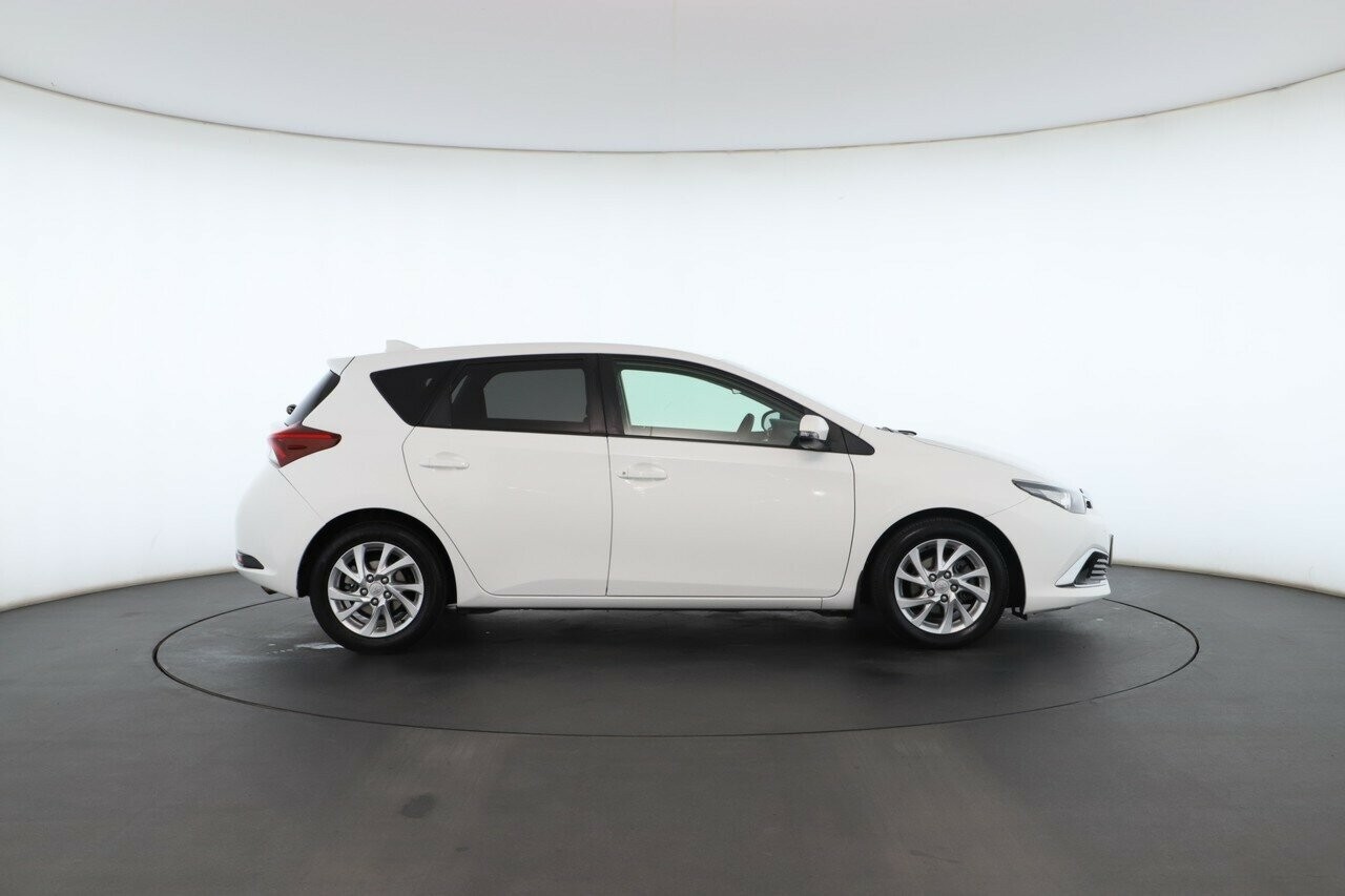 Toyota Corolla image 3