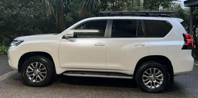Toyota Landcruiser Prado image 4