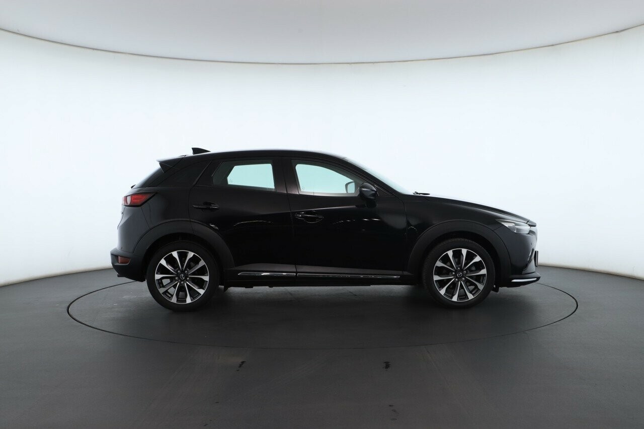 Mazda Cx-3 image 2