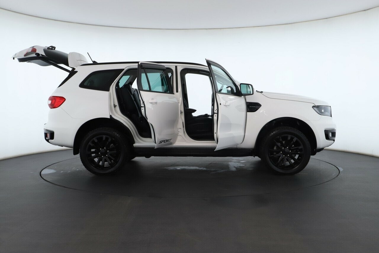 Ford Everest image 2