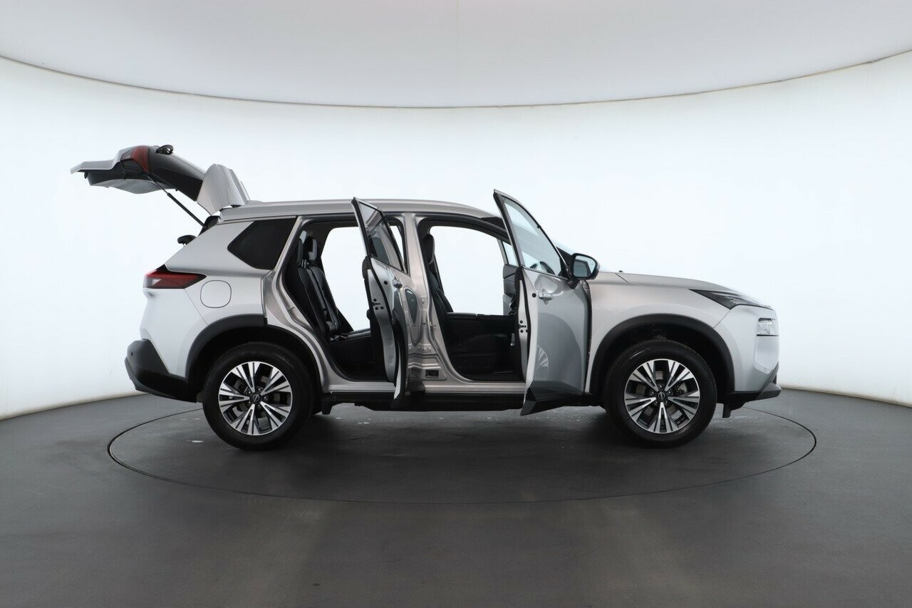 Nissan X-trail image 2