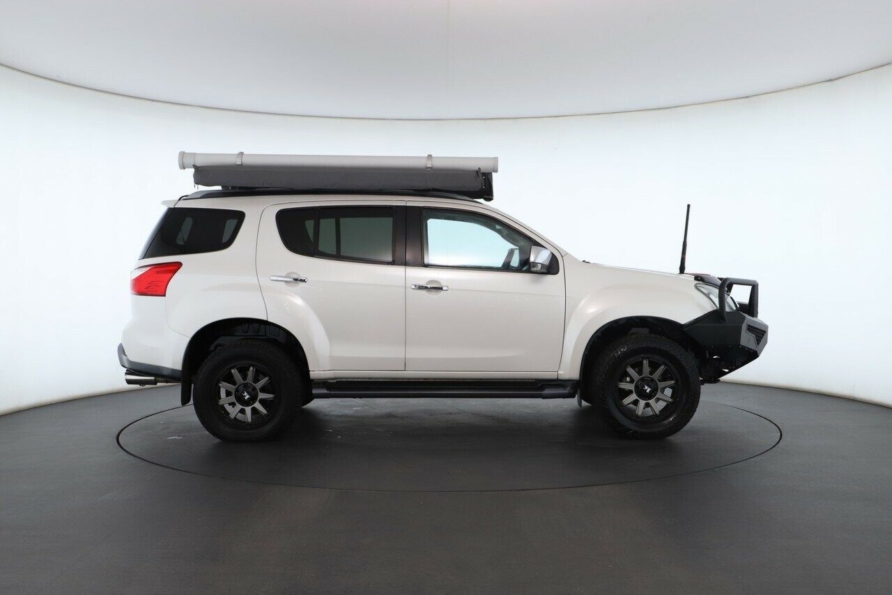 Isuzu Mu-x image 2