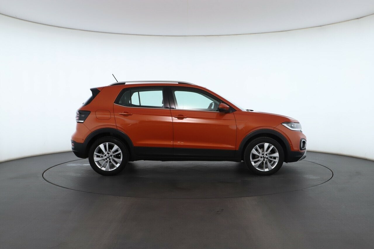 Volkswagen T-cross image 3