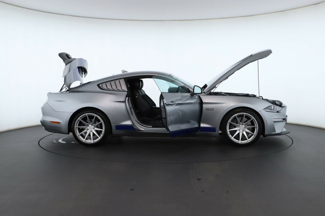Ford Mustang image 2