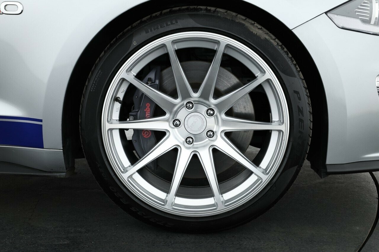 Ford Mustang image 4