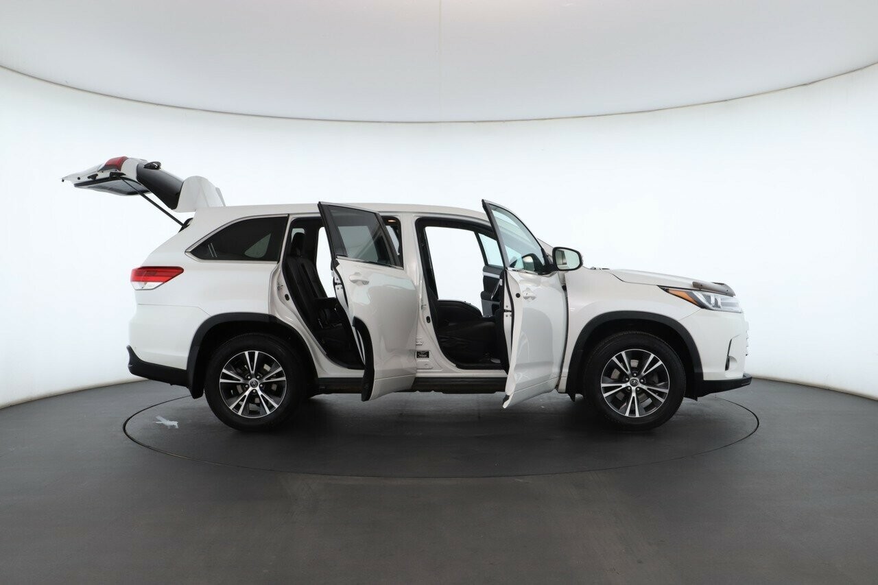Toyota Kluger image 2