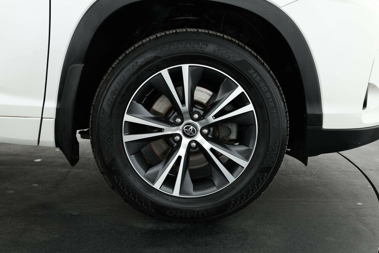 Toyota Kluger image 4